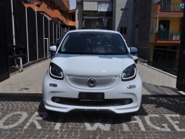 SMART FORFOUR BIANCA TEL.069