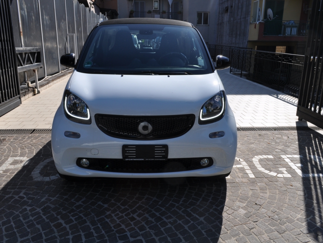 SMART FORTWO BIANCA/NERA TEL.034